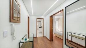 2 slaapkamers, een strijkplank/strijkijzer, wifi, beddengoed