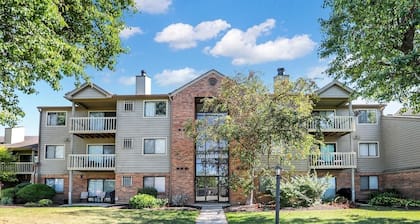 Cozy 1-bedroom condo in amazing Indianapolis with WiFi, AC