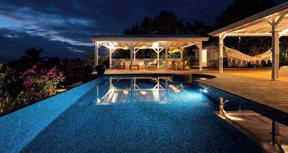 Villa Blanche with magnificent sea views and infinity pool at your disposal