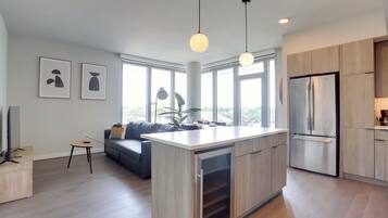 Apartment | Private kitchen | Coffee/tea maker, dining tables