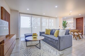 50-inch Smart TV with digital channels - Porto 15 Condominios (Puerto Vallarta)