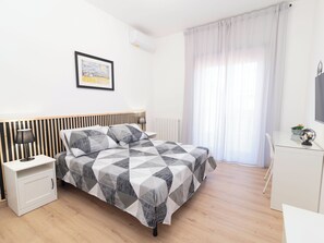 2 室のベッドルーム、アイロン / アイロン台、WiFi、ベッドシーツ