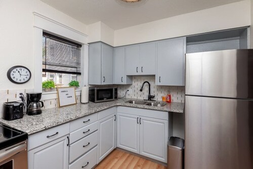 Spacious 9BR Home~Ideal for Groups~Near Downtown