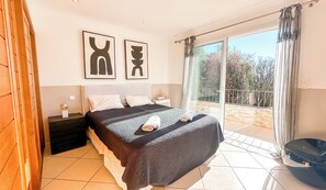 5 bedrooms, iron/ironing board, travel crib, WiFi