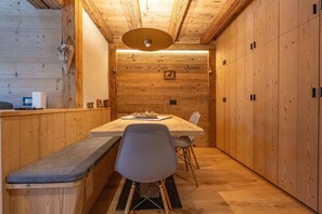 Dining - Casa Rocchetta,  with Dolomiti Mountains view (Cortina d´Ampezzo)