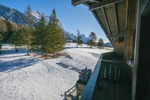 Property grounds - Casa Rocchetta, with Dolomiti Mountains view (Cortina d´Ampezzo)