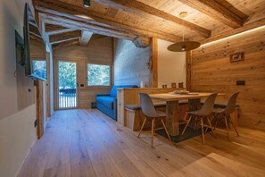 Dining - Casa Rocchetta, with Dolomiti Mountains view (Cortina d´Ampezzo)