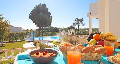 Elegant villa w/ heatable pool and jacuzzi - Galé