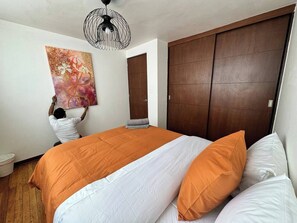 5 bedrooms, iron/ironing board, travel crib, WiFi - Comfy house in Condesa 5 BR (Mexico City)