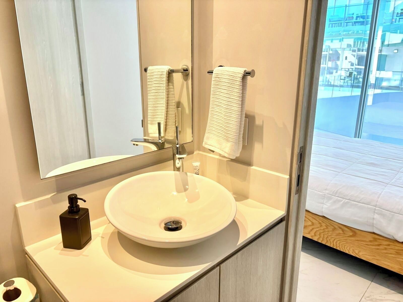 Familienapartment, Balkon | Badezimmer