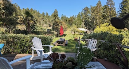 Spacious, Private 3+ bedroom farmhouse near Salt Point State Park: 31+day rental