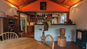 Dining - Spacious, Private 3+ bedroom farmhouse near Salt Point State Park: 31+day rental (Cazadero)