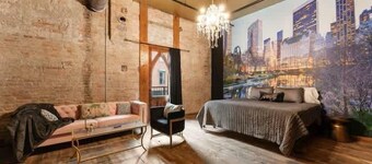 Welcome to Black Palace-C! A beautiful downtown loft with easy access to everyth