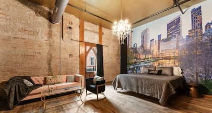 Welcome to Black Palace-C! A beautiful downtown loft with easy access to everyth