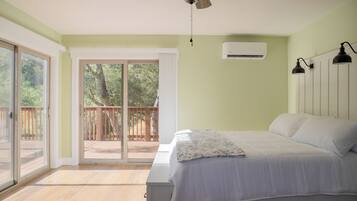 4 slaapkamers, een bureau, een strijkplank/strijkijzer, gratis wifi