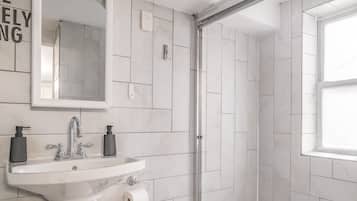 ヘアドライヤー、タオル