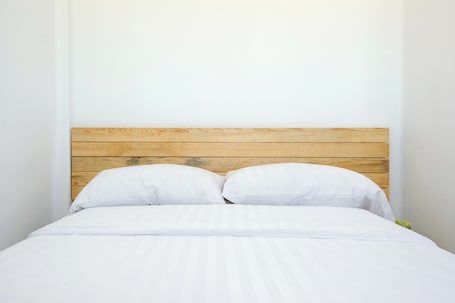 City Apartment, Ensuite | 2 bedrooms, blackout drapes, iron/ironing board, free WiFi