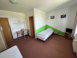 1 bedroom, desk, free WiFi