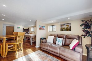 Interior - Up & Away Balloon Stay (Albuquerque)