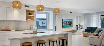 Mooncoin on Yarran - 2/12 Yarren Street