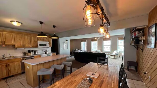 Interior - 3-bdrm condo - 1 block to Main Street - Breckenridge - perfect for families (Breckenridge)