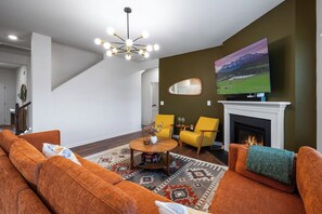 TV, fireplace, ping pong