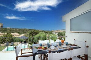 Outdoor dining - Villa la Maddalena 6+2, Emma Villas (Arzachena)