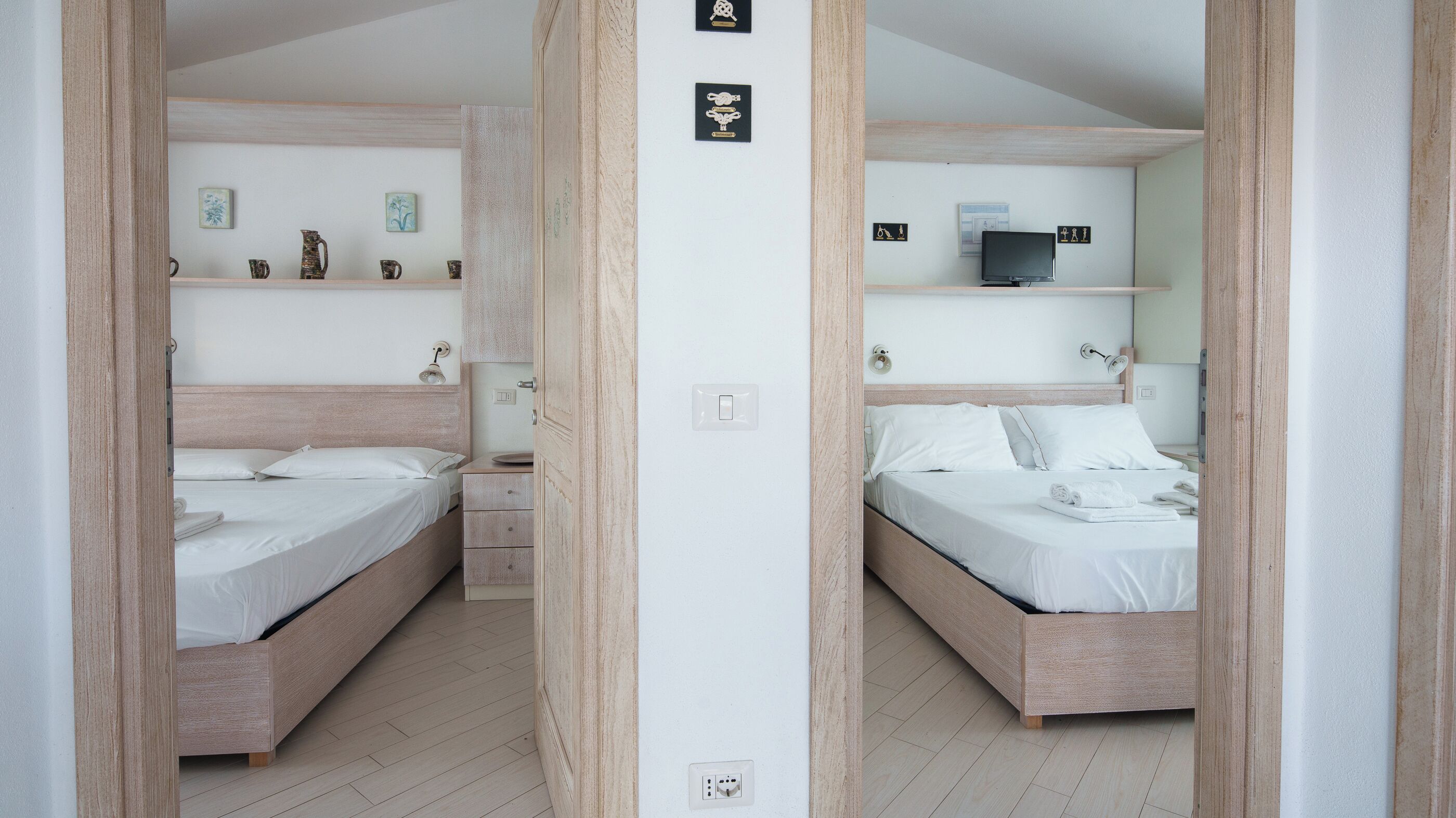 2 bedrooms, bed sheets