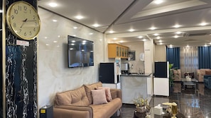 Coin salon dans le hall