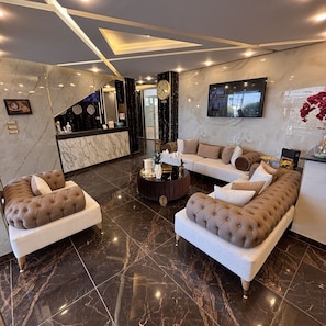 Coin salon dans le hall