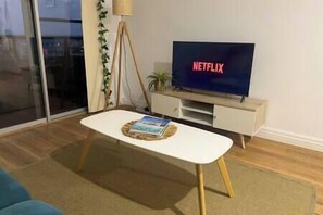 Interior - Unbeatable Location Ocean Breeze in Heart of Freo! (Fremantle)