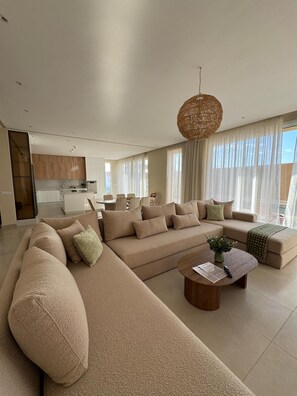 Smart TV, fireplace - Villa Yaneema, Family-Friendly in Marrakech (Marrakesh)