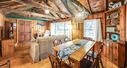 Sweetbriar ~ Charming Cape Cottage ~ Dog-Friendly!