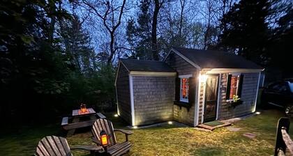 Vintage 1940s Cottage Near Beaches & Trails
