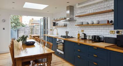 Beautiful 4 bedroom cottage near the beach in Whitstable