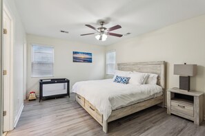 3 bedrooms, in-room safe, desk, iron/ironing board