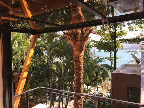 Charming 2-bedroom villa with WiFi, AC in enchanting Ilhabela