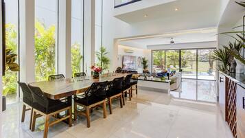 Luxury House, Patio, Pool View | Dining room