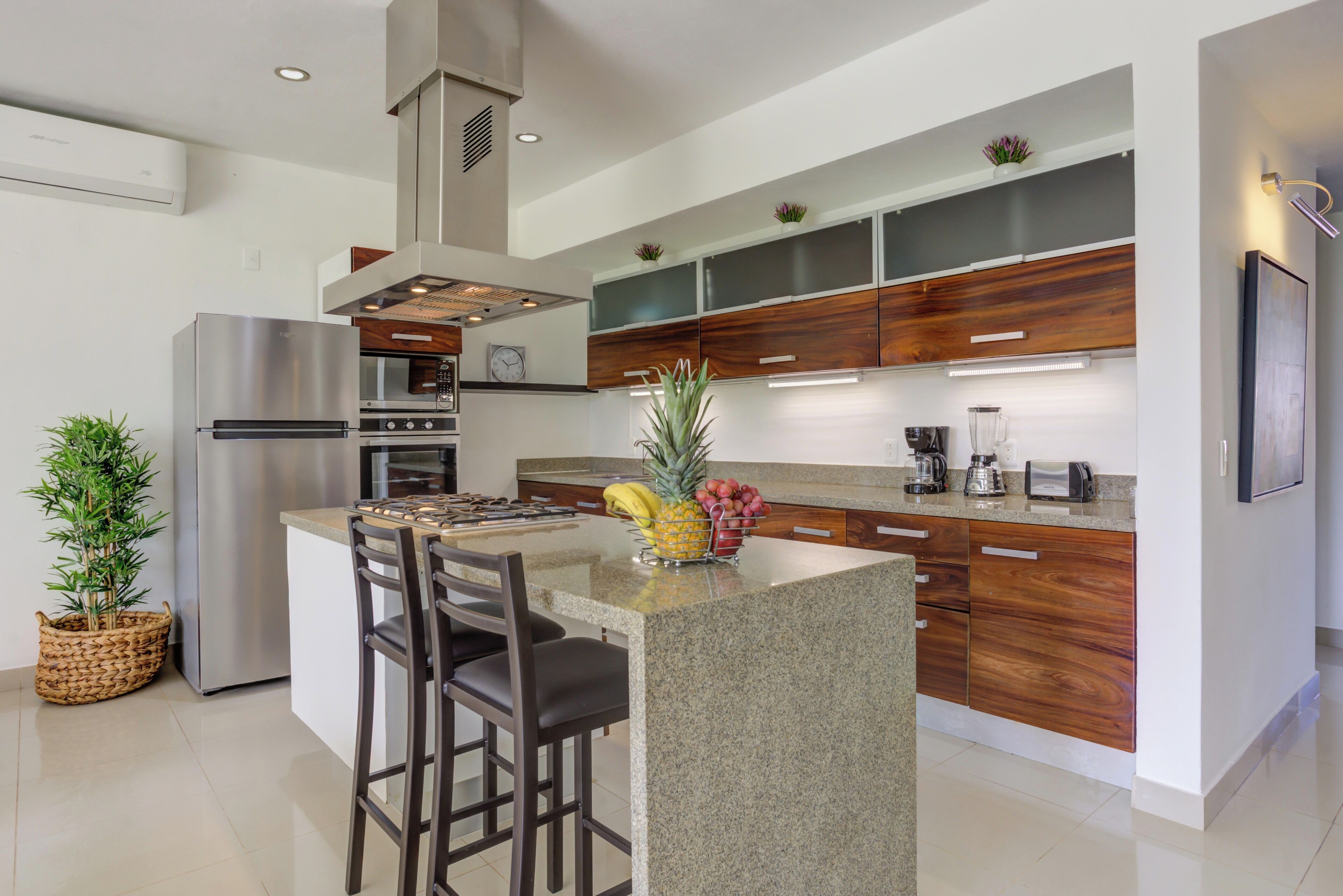 Apartment, Balcony, Pool View | Private kitchen | Full-sized fridge, microwave, oven, stovetop