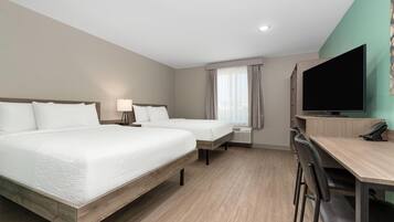 Suite, 2 camas Queen size, para no fumadores | Escritorio, wifi gratis y ropa de cama