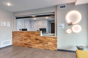 Lobby - ECHO Suites Extended Stay by Wyndham Dallas Plano/Richardson (Plano)