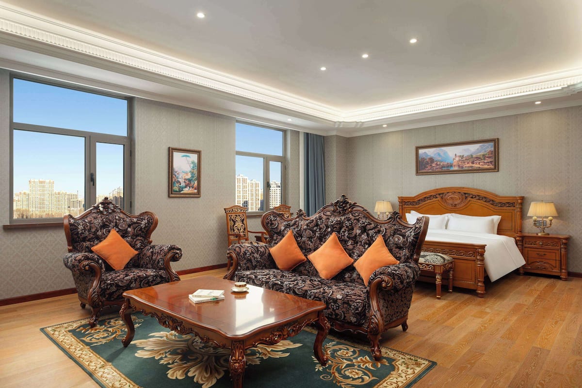 Business Room, 1 King Bed, Non Smoking