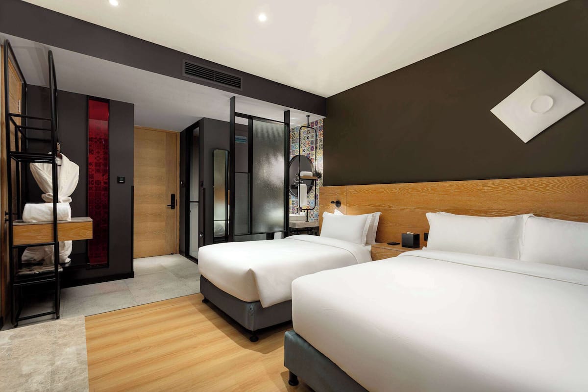 Family Room, Multiple Beds, Non Smoking (Luxury)