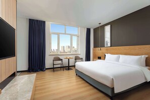 Deluxe Room, 1 King Bed, Non Smoking - Days Inn By Wyndham Harbin Qunli (Harbin)