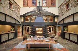 Lobby - 5 Star Luxury Suite w/full Kitchen! Pool,4Hot Tubs,Gym,On site restaurants&bar! (Vail)