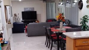 Ảnh chưa phân loại, 2 trong số 12 ảnh, nút