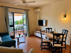 TV - Las Palmas 9a - El Oasis de Capistrano (Nerja)