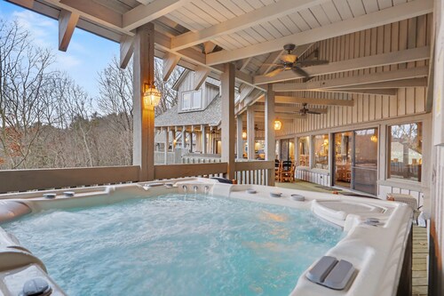 8-Bedroom Mountain Lodge in Sky Valley Near Golf and Highlands