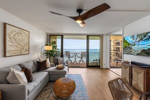 Huoneisto | Oleskelualue | 55–tuumainen äly-TV, jossa kaapelikanavat