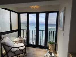 奢华公寓, 外廊, 海洋景观 | 特色装修、特色家居、免费 WiFi、床单